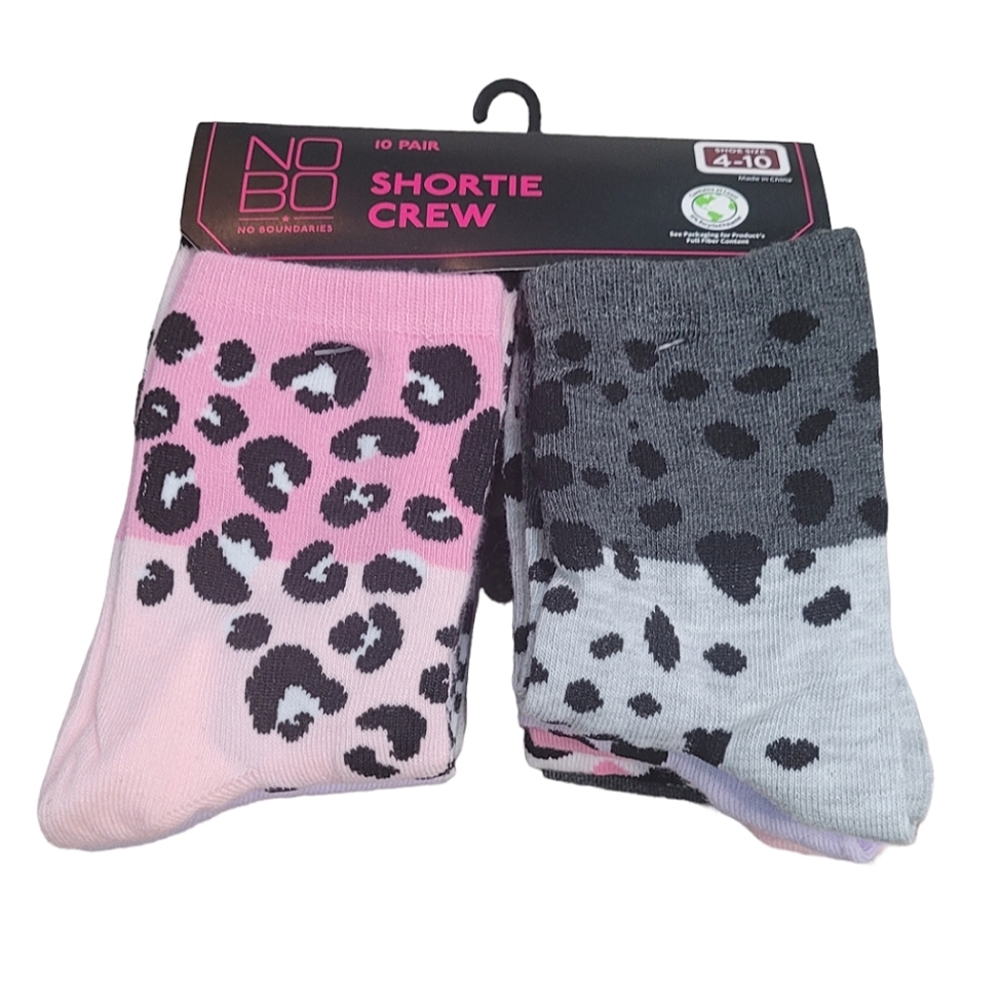 NWT No Boundaries Animal Print Socks